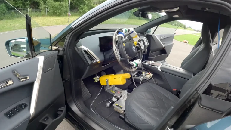 4activeDR high dynamic vehicle driving robot system for ADAS testing